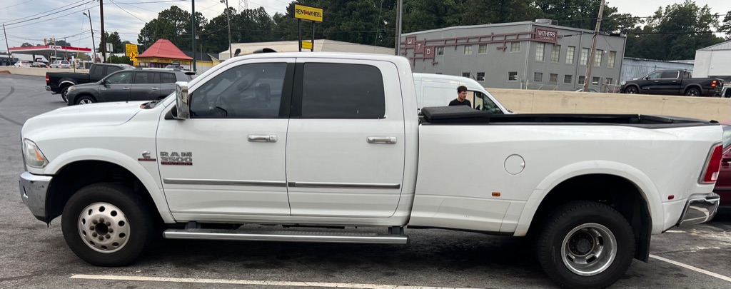 2015 RAM 3500 Laramie 4X4 Crew Cab LWB's photo